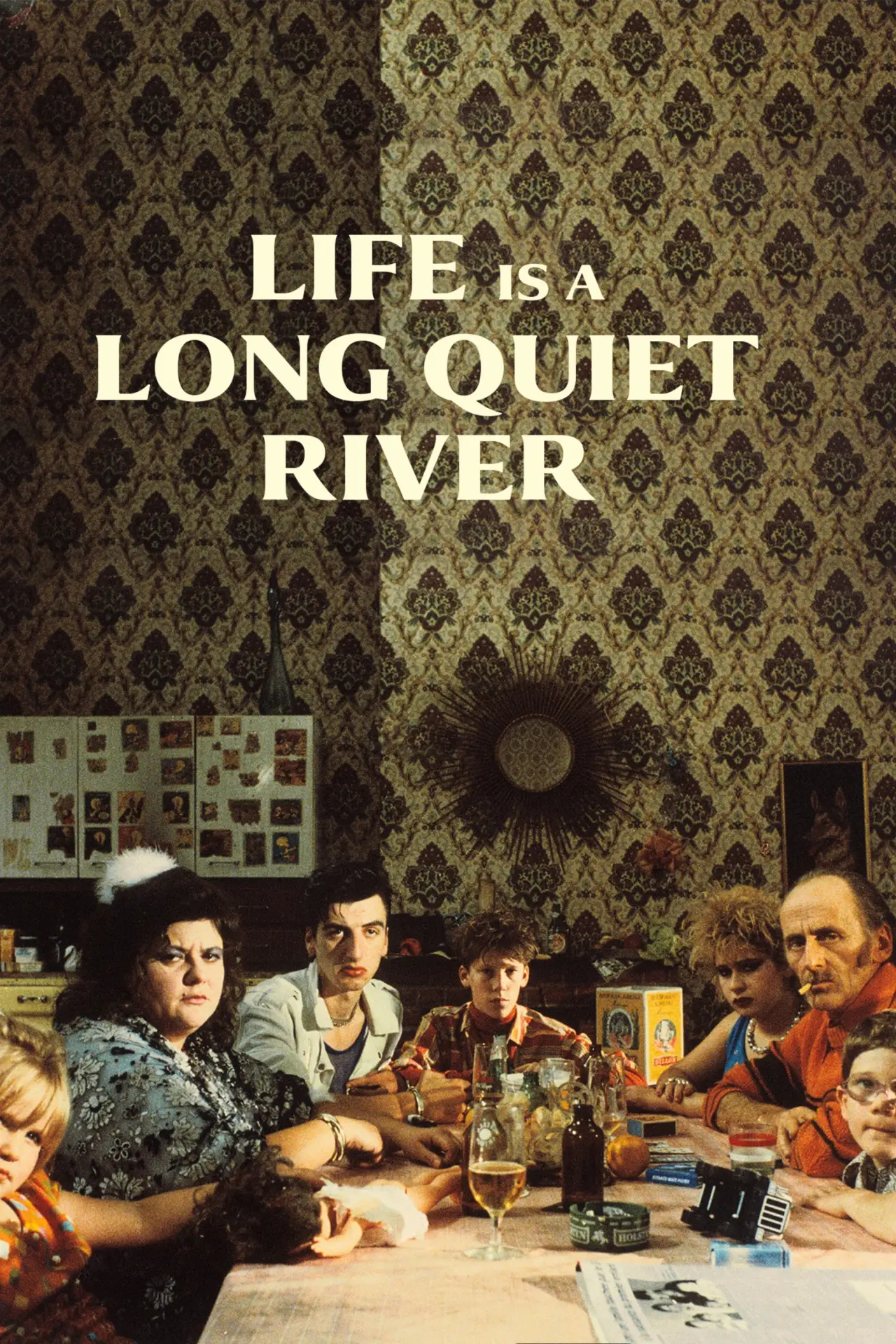 Plakat filmowy "La vie est un long fleuve tranquille"