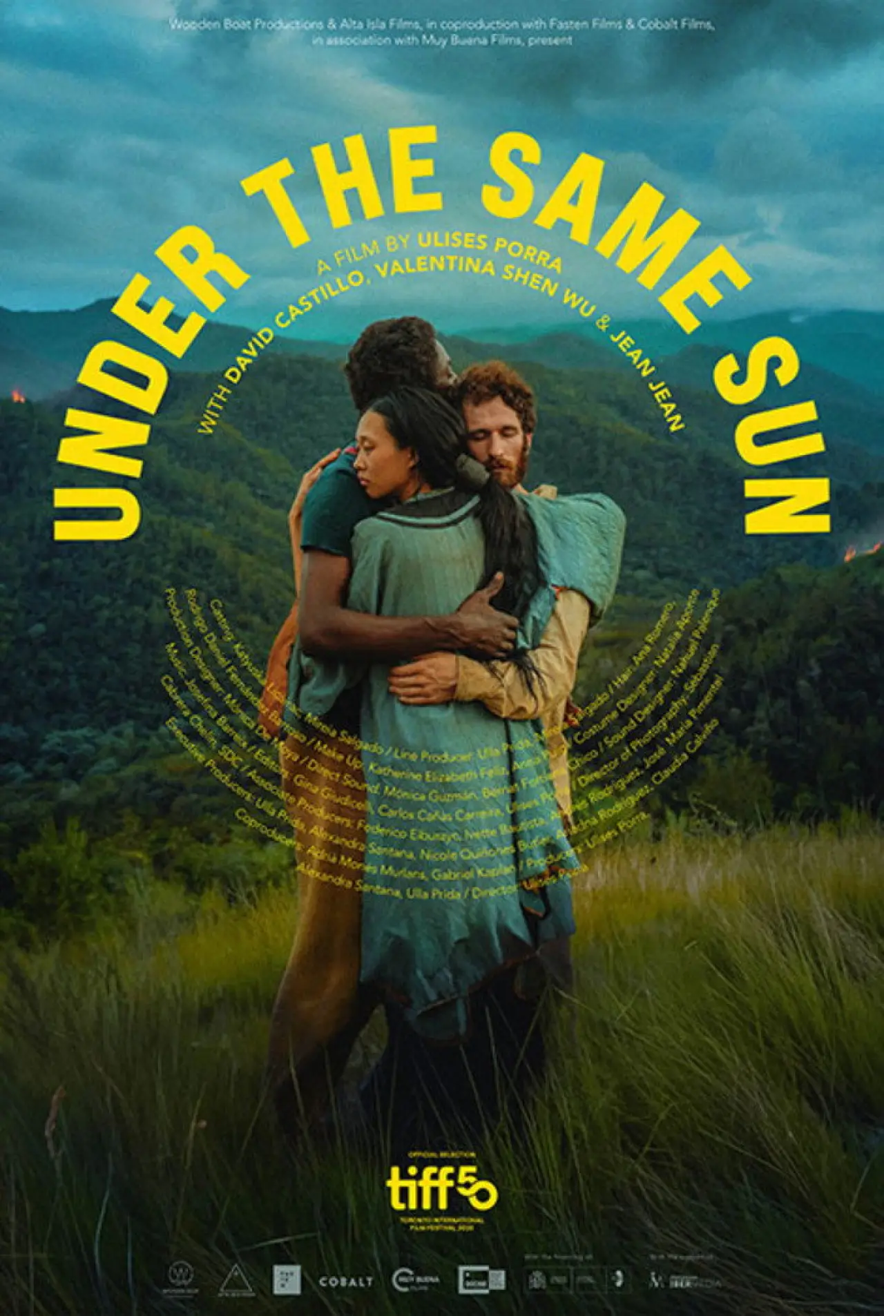 Plakat filmowy "Bajo el mismo sol"