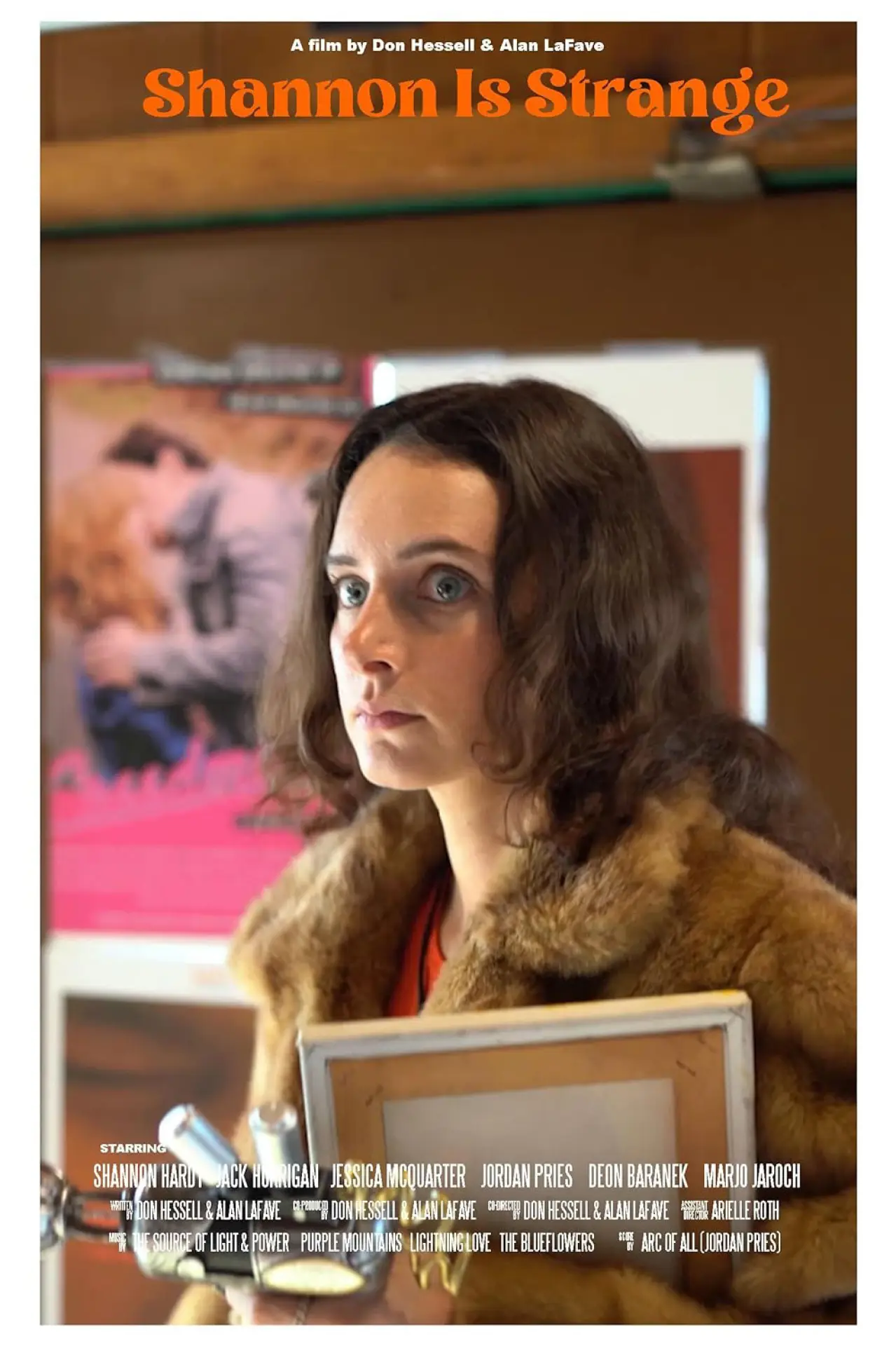 Plakat filmowy "Shannon Is Strange"