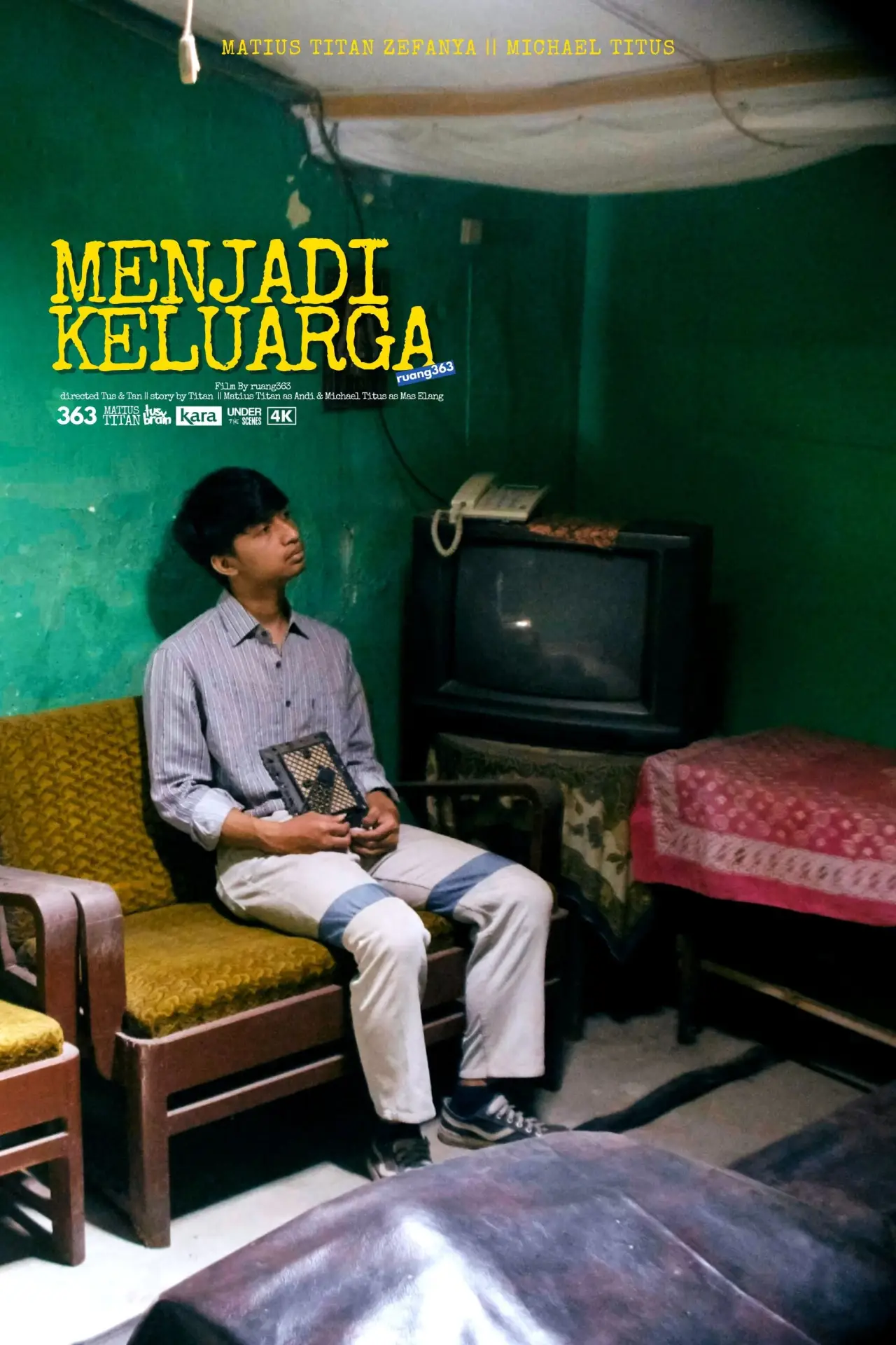 Plakat filmowy "Menjadi Keluarga"
