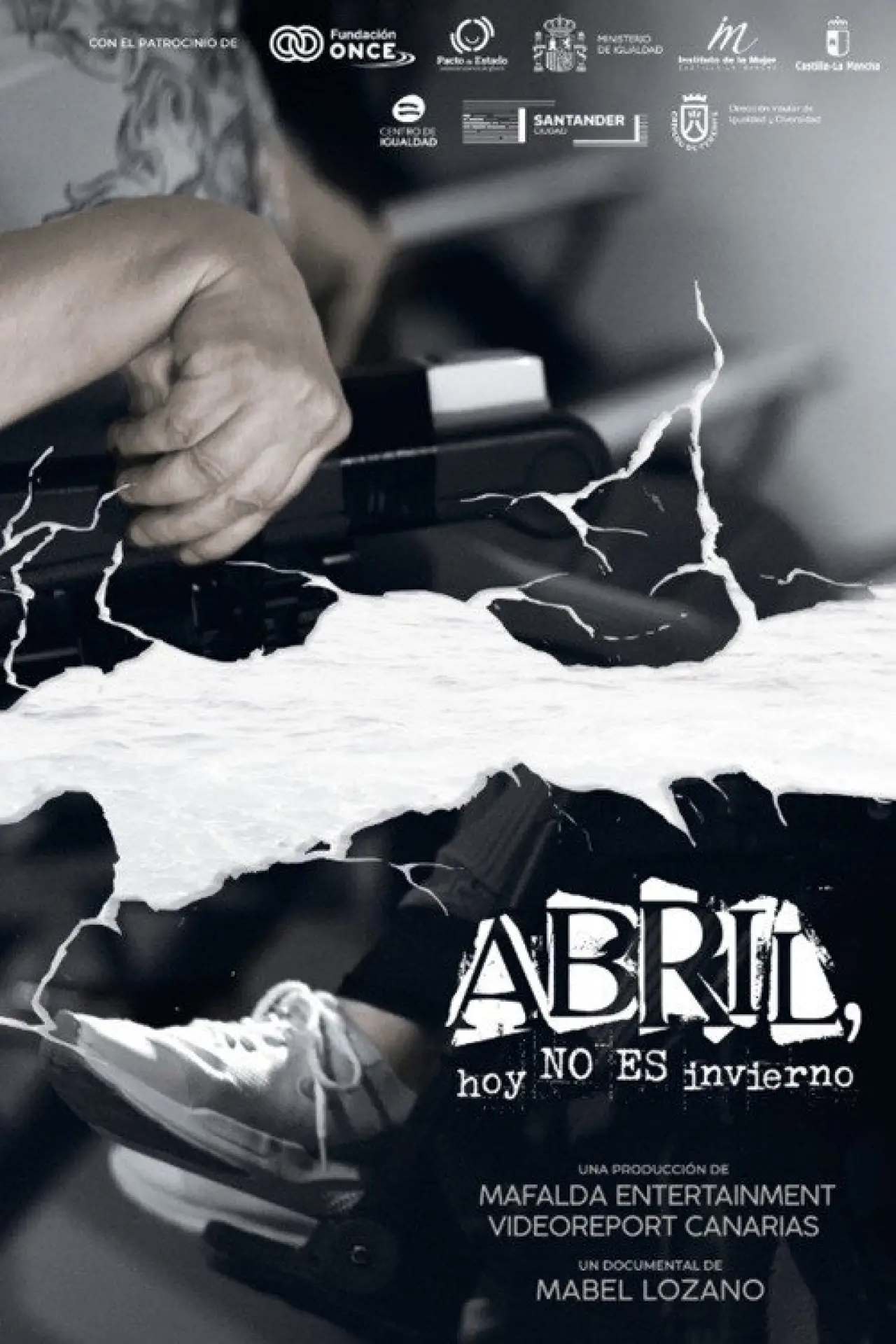 Plakat filmowy "Abril, hoy no es invierno"