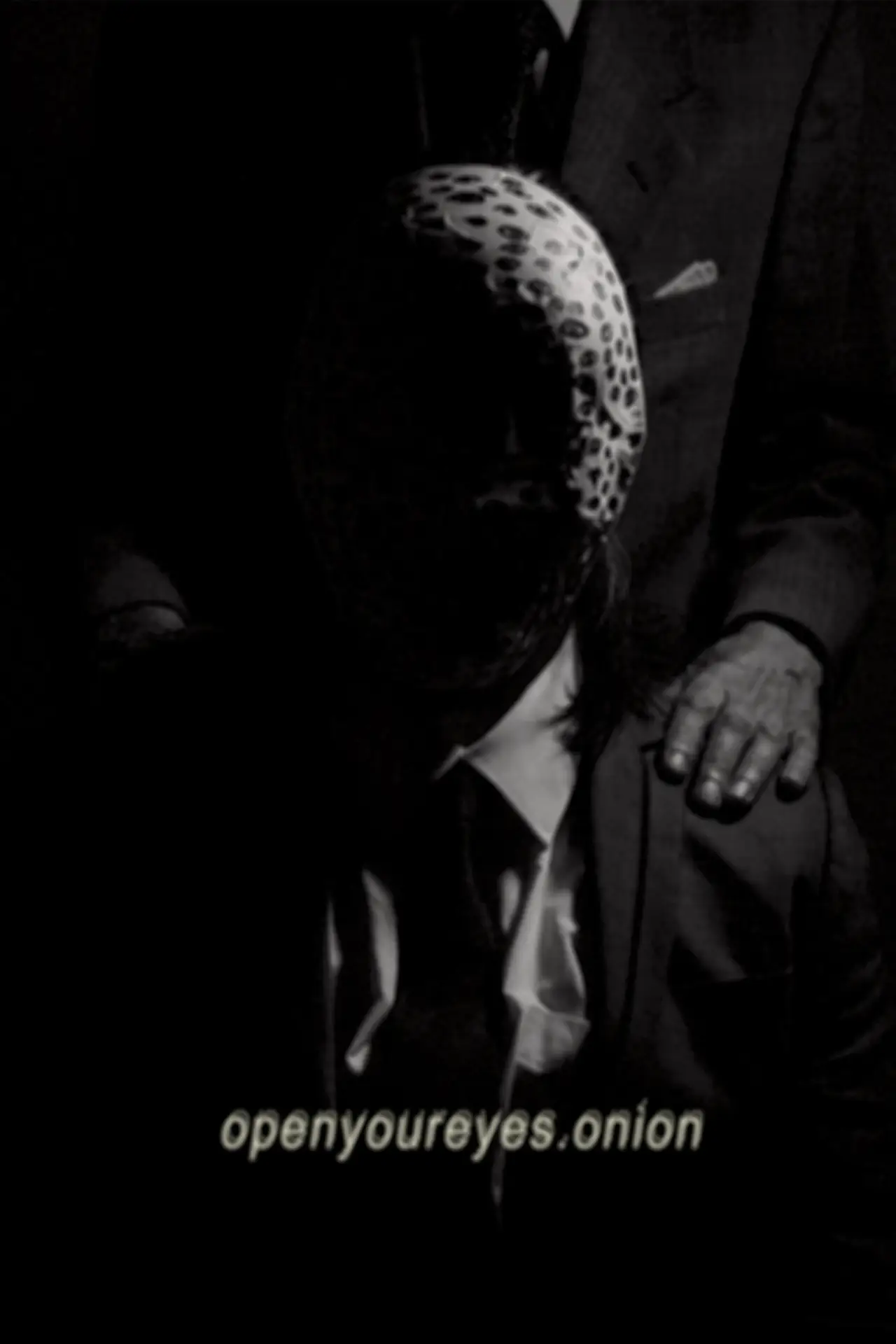 Plakat filmowy "openyoureyes.onion"