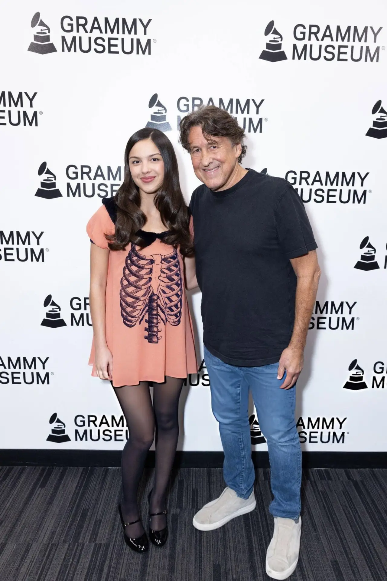 Plakat filmowy "An Evening With Olivia Rodrigo"