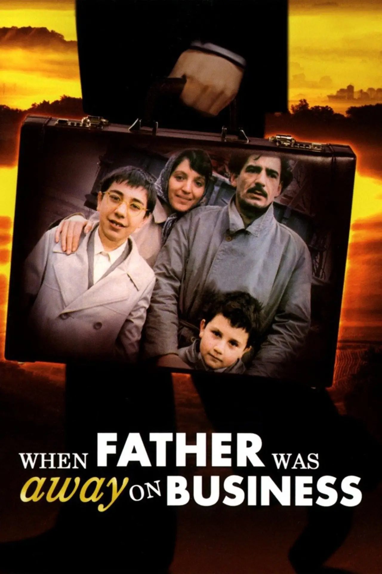 Plakat filmowy "Ojciec w podróży służbowej"