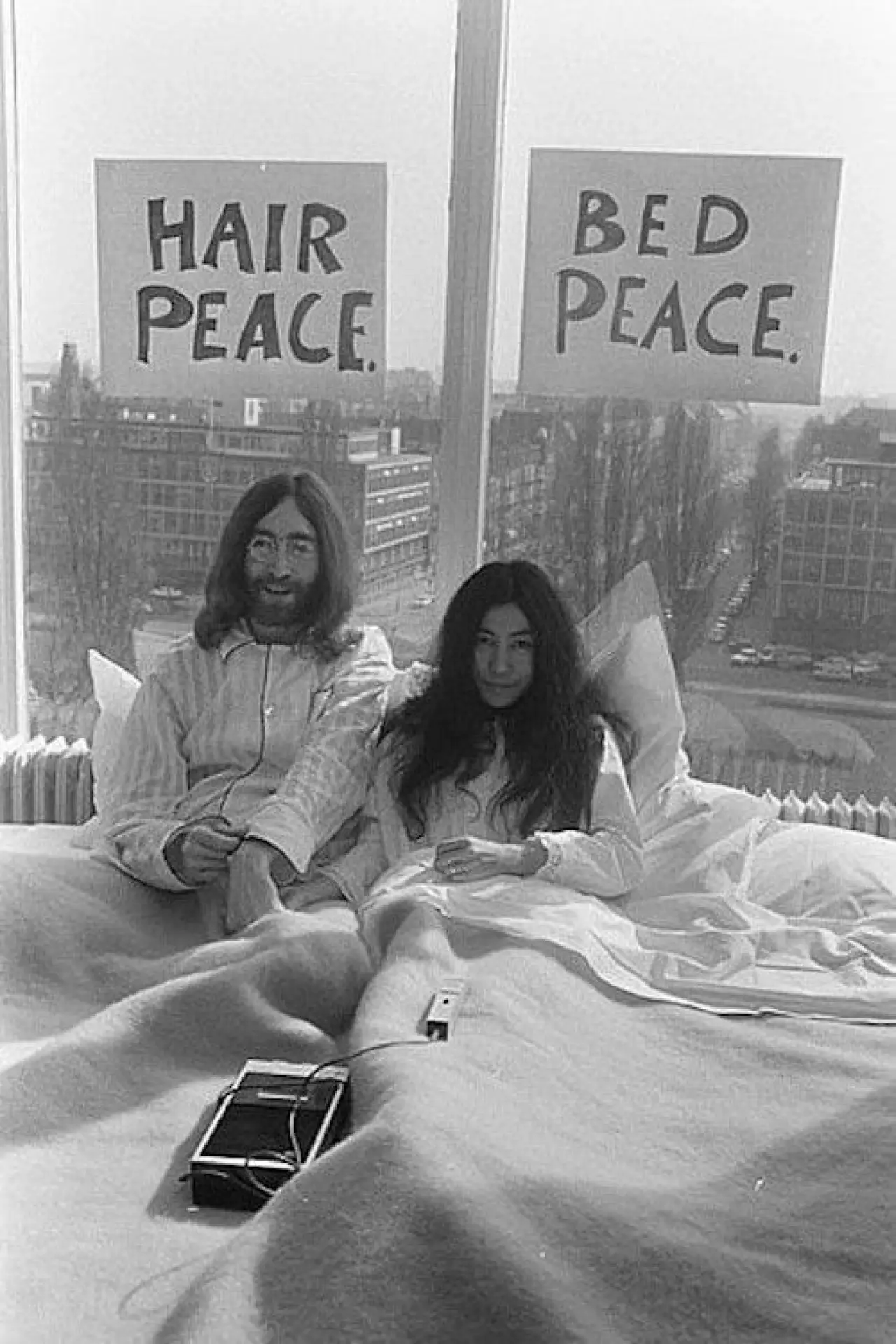 Plakat filmowy "Bed Peace"
