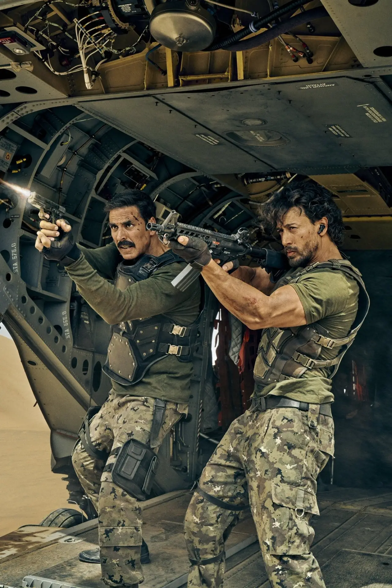 Plakat filmowy "बड़े मियाँ छोटे मियाँ"
