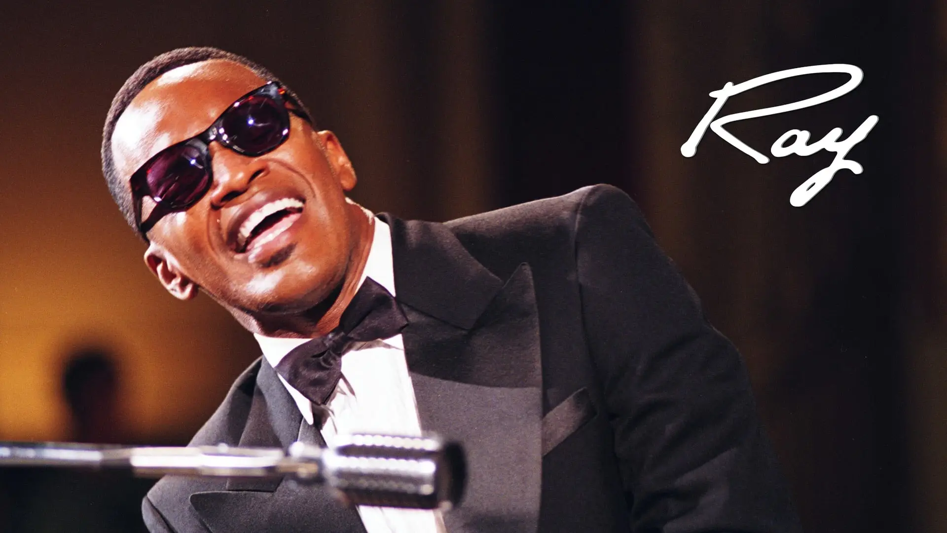 Wideo do filmu Ray — Ray (2004) - Stepping Into the Part: A Jam Session Between Jamie Foxx & Ray Charles - Featurette