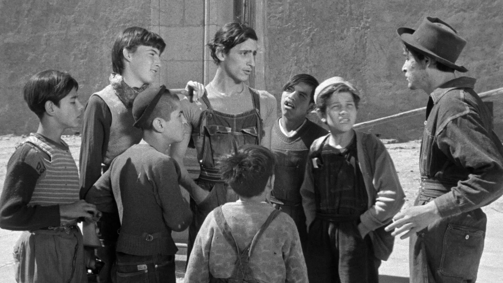 Wideo do filmu Zapomniani — Los olvidados (Pelicula Luis Buñuel) Año: 1950
