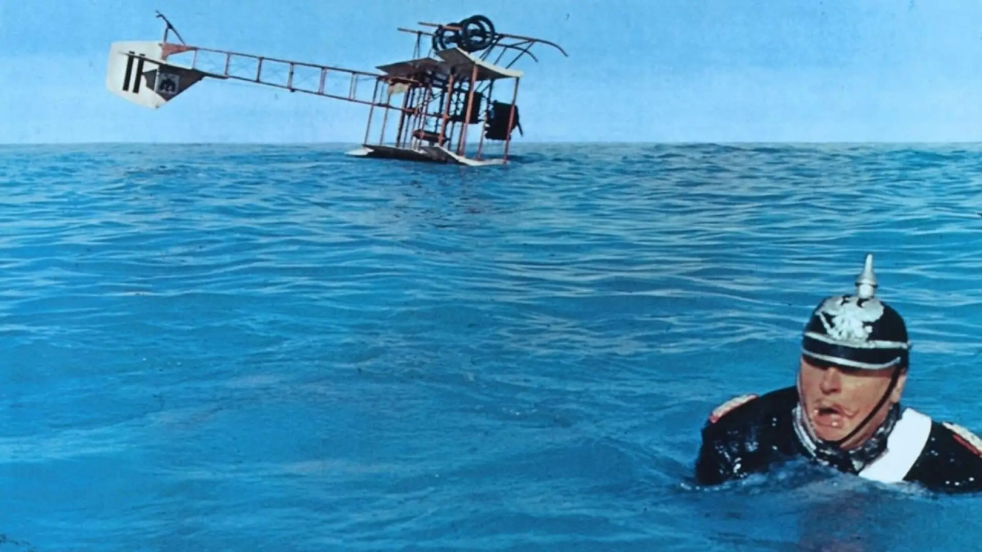 Wideo do filmu Ci wspaniali mężczyźni w swych latających maszynach — Those Magnificent Men in Their Flying Machines (1965) B&W Trailer