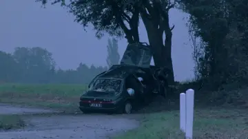 Zasłona do filmu "Trzy kolory: Niebieski" #729257