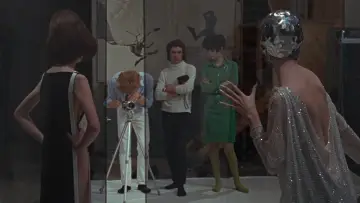 Zasłona do filmu "Powiększenie" #906580