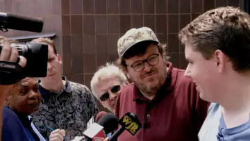 Zasłona do filmu "Zabawy z bronią" #388543