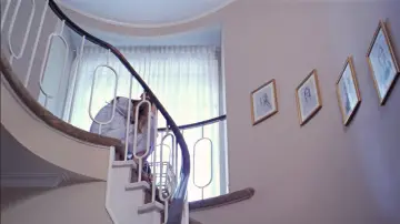 Zasłona do filmu "Przekleństwa Niewinności" #1180196