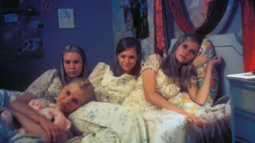 Zasłona do filmu "Przekleństwa Niewinności" #703954