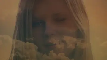 Zasłona do filmu "Przekleństwa Niewinności" #790596