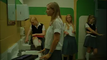Zasłona do filmu "Przekleństwa Niewinności" #790602