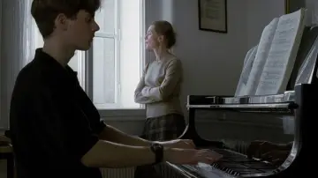 Zasłona do filmu "Pianistka" #701111