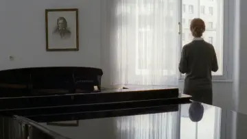 Zasłona do filmu "Pianistka" #701118