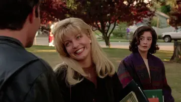 Zasłona do filmu "Miasteczko Twin Peaks: Ogniu krocz za mną" #643265
