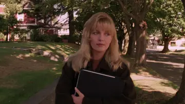 Zasłona do filmu "Miasteczko Twin Peaks: Ogniu krocz za mną" #847002