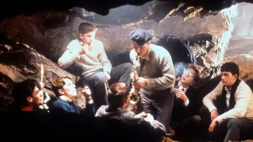 Zasłona do filmu "Stowarzyszenie Umarłych Poetów" #749537