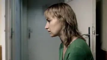 Zasłona do filmu "4 miesiące, 3 tygodnie i 2 dni" #208901