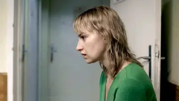 Zasłona do filmu "4 miesiące, 3 tygodnie i 2 dni" #986295
