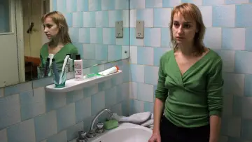 Zasłona do filmu "4 miesiące, 3 tygodnie i 2 dni" #986296