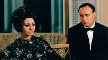 Zasłona do filmu "Hrabina z Hongkongu" #1012499