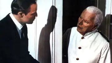 Zasłona do filmu "Hrabina z Hongkongu" #358848