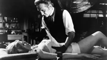 Zasłona do filmu "Frankenstein stworzył kobietę" #436917