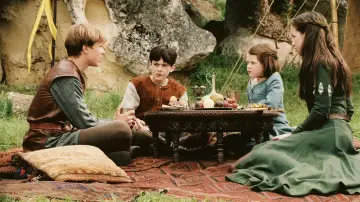 Zasłona do filmu "Opowieści z Narnii: Lew, Czarownica i stara szafa" #464396