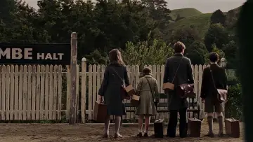Zasłona do filmu "Opowieści z Narnii: Lew, Czarownica i stara szafa" #522087