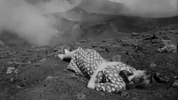 Zasłona do filmu "Stromboli, ziemia Boga" #1086854
