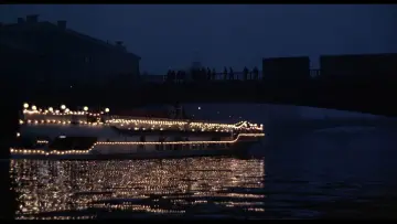 Zasłona do filmu "Szarada" #723069