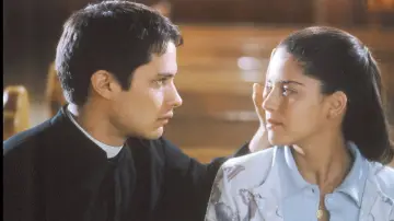 Zasłona do filmu "El crimen del padre Amaro" #1854452