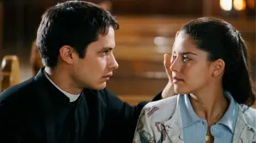 Zasłona do filmu "El crimen del padre Amaro" #1854454