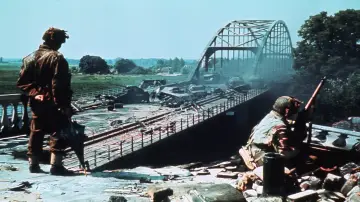Zasłona do filmu "O jeden most za daleko" #231597
