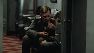 Zasłona do filmu "Upadek" #668145