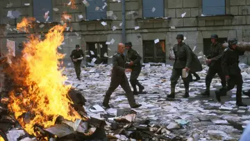 Zasłona do filmu "Upadek" #668156