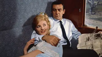 Zasłona do filmu "Pozdrowienia z Rosji" #241739
