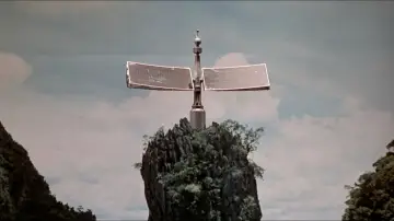 Zasłona do filmu "Człowiek ze złotym pistoletem" #283760