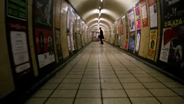 Zasłona do filmu "Amerykański wilkołak w Londynie" #701860