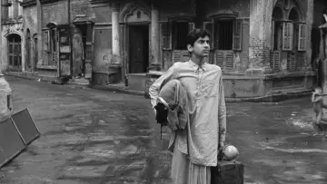 Zasłona do filmu "অপরাজিত" #389954