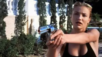 Zasłona do filmu "Życie mniej zwyczajne" #411360