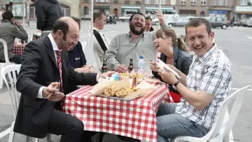 Zasłona do filmu "Jeszcze dalej niż północ" #340033