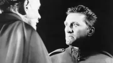 Zasłona do filmu "Ścieżki chwały" #728370