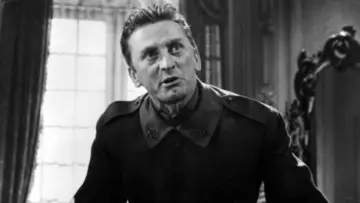 Zasłona do filmu "Ścieżki chwały" #728372