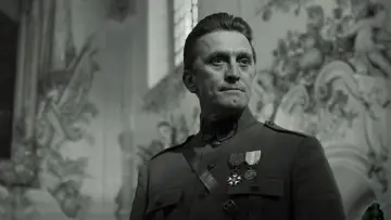 Zasłona do filmu "Ścieżki chwały" #728384