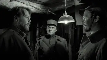 Zasłona do filmu "Ścieżki chwały" #728395